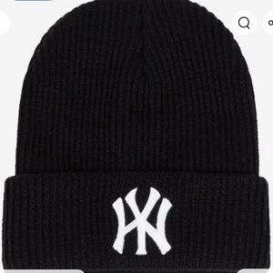 Black LOGO WOMENS SKULL HAT